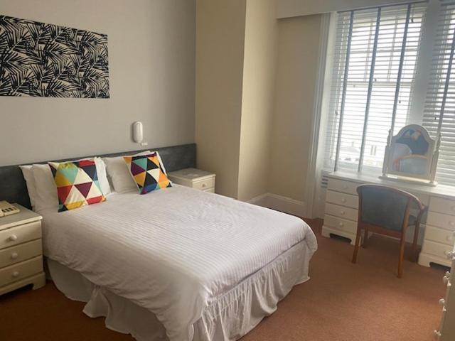 Runnymede Court Hotel Saint Helier Ngoại thất bức ảnh